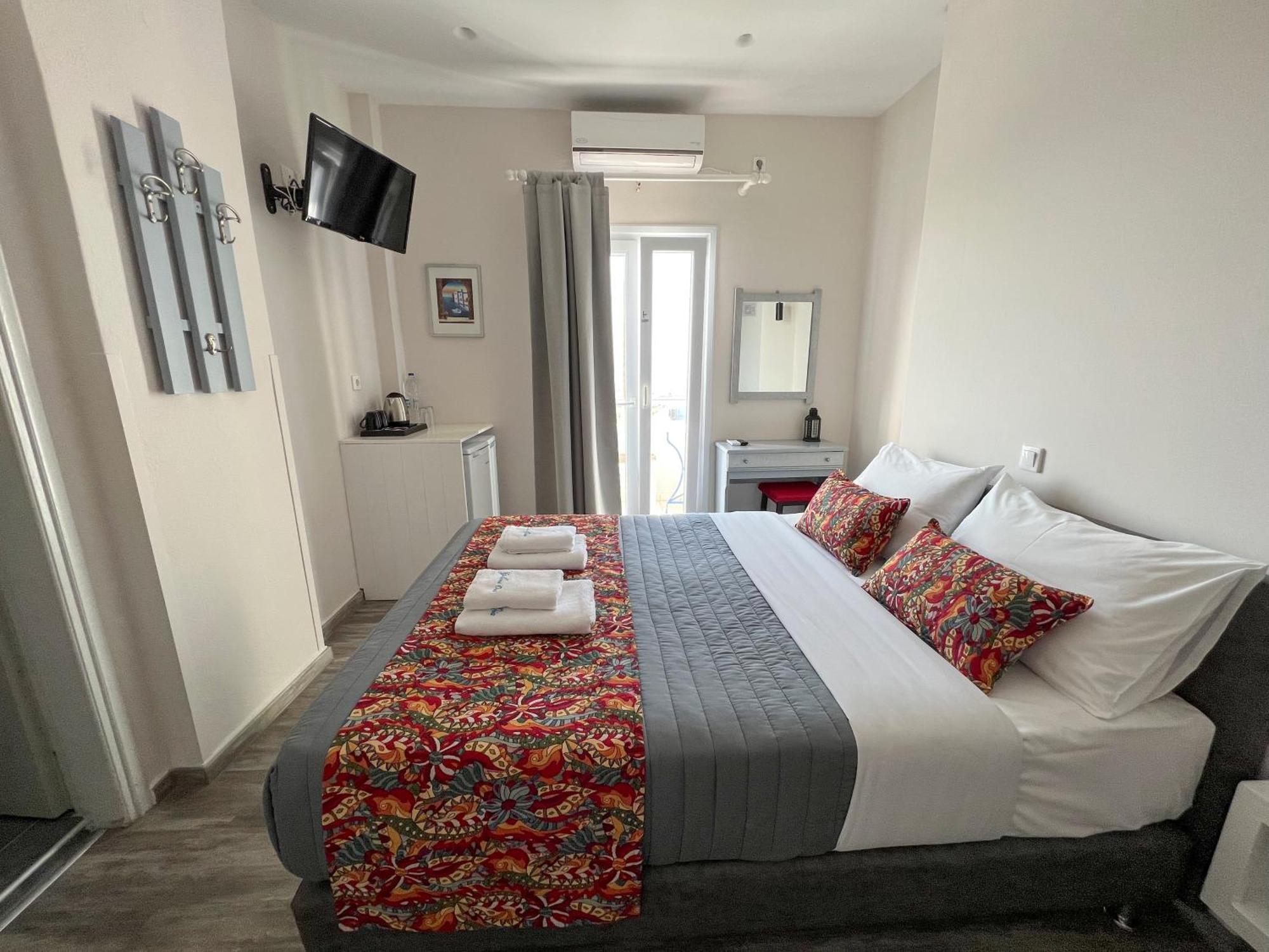 Unique Galini Oia - Adults Only Aparthotel Bagian luar foto
