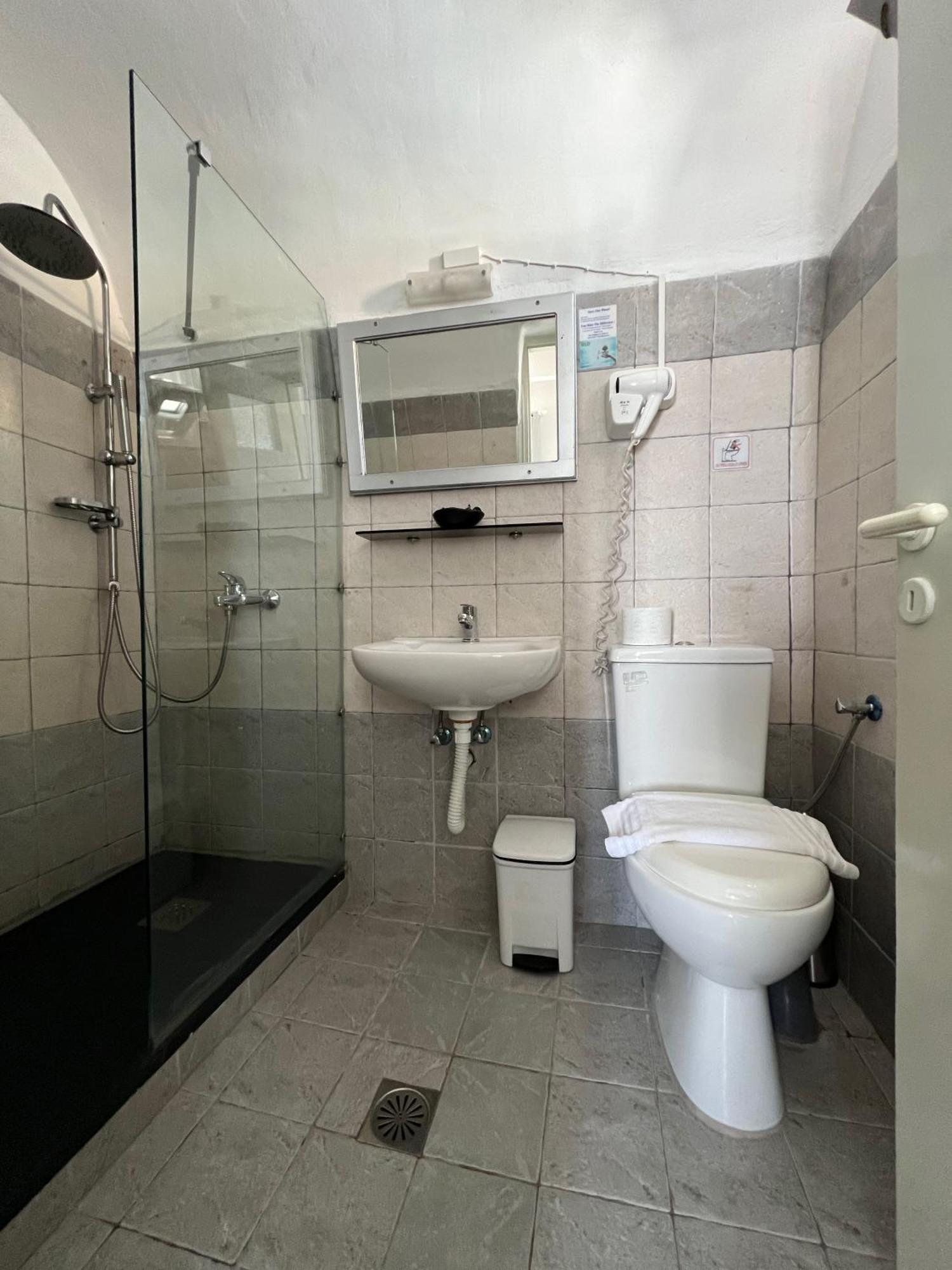 Unique Galini Oia - Adults Only Aparthotel Bagian luar foto