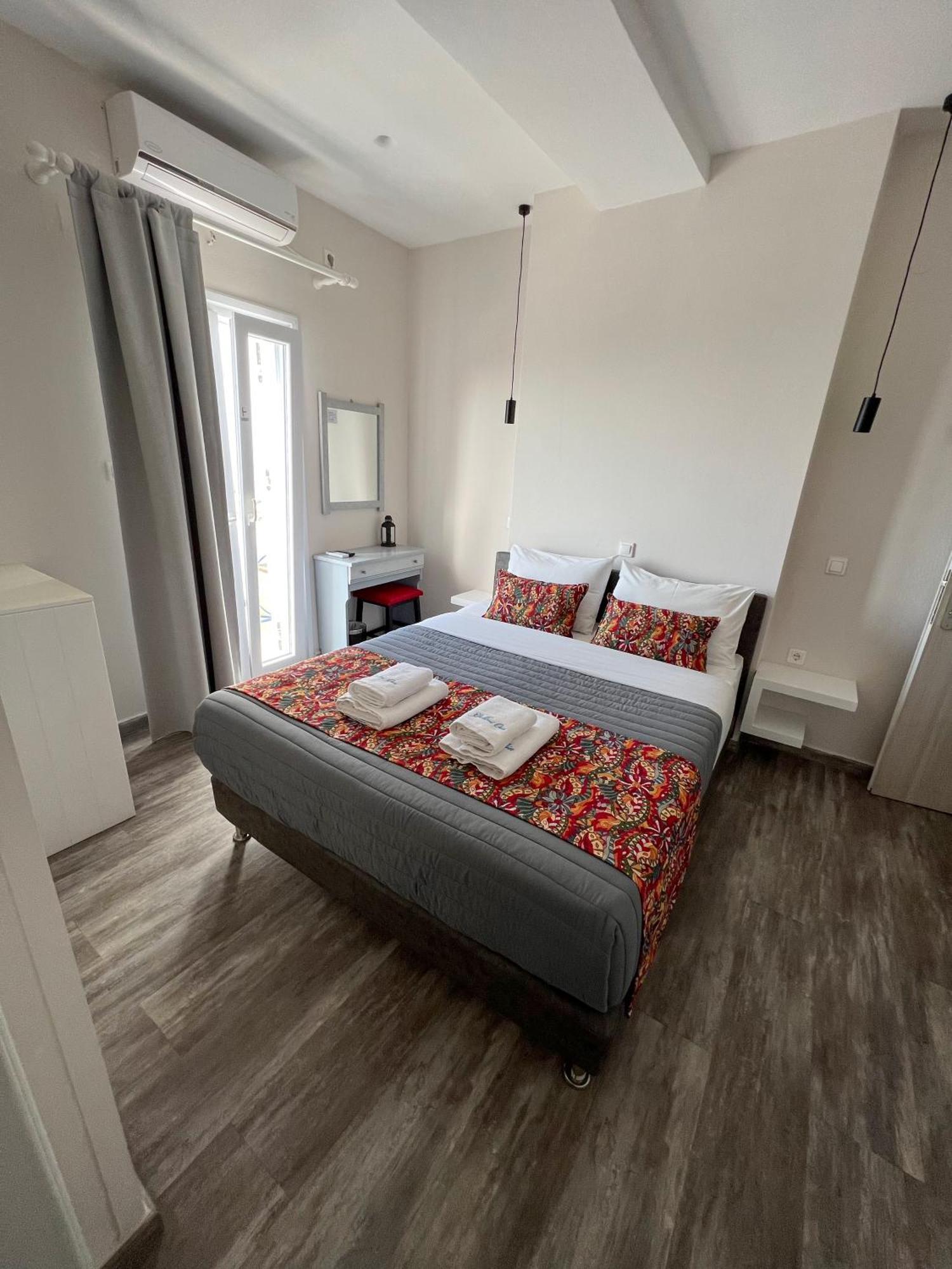 Unique Galini Oia - Adults Only Aparthotel Bagian luar foto