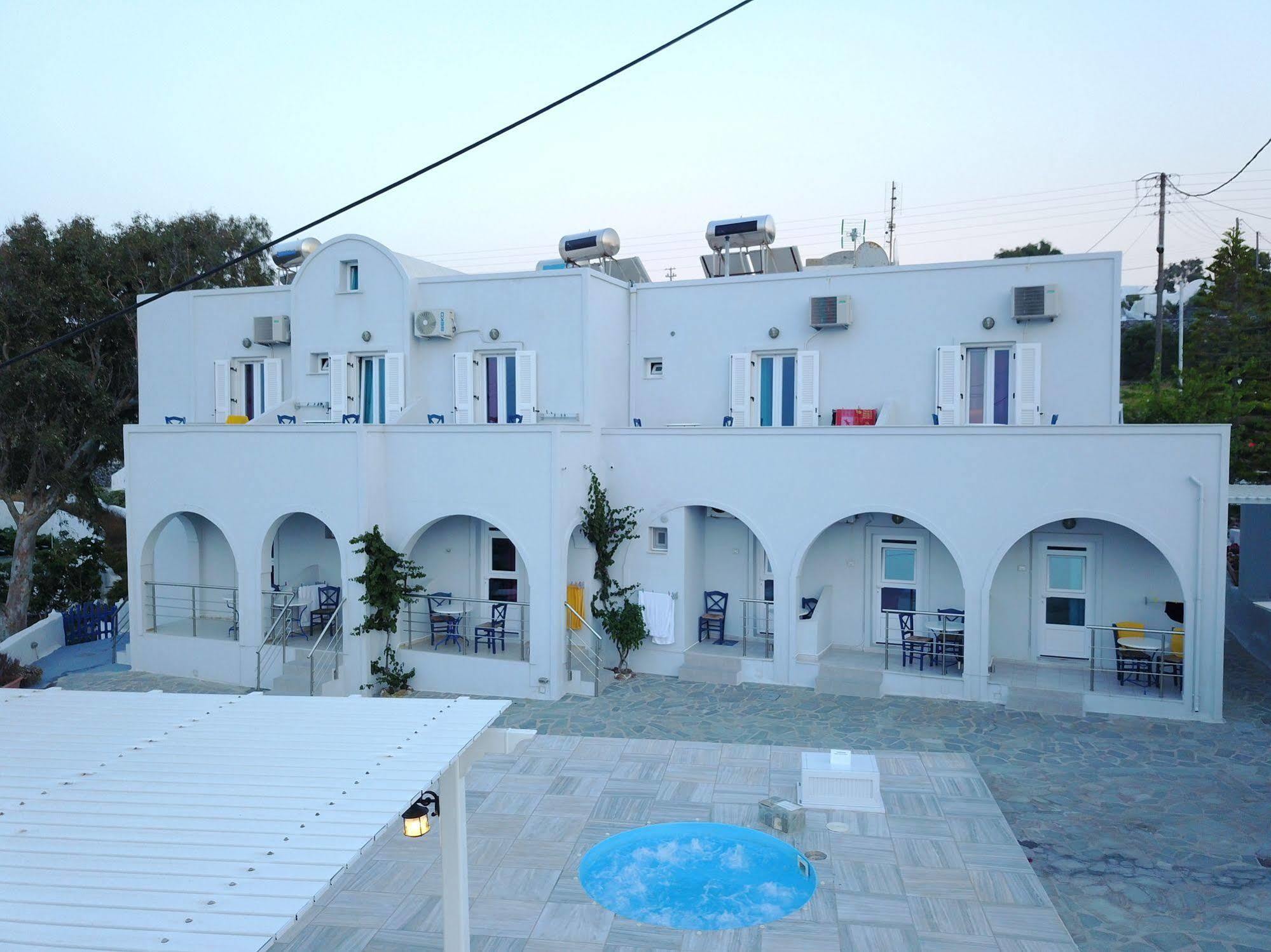 Unique Galini Oia - Adults Only Aparthotel Bagian luar foto