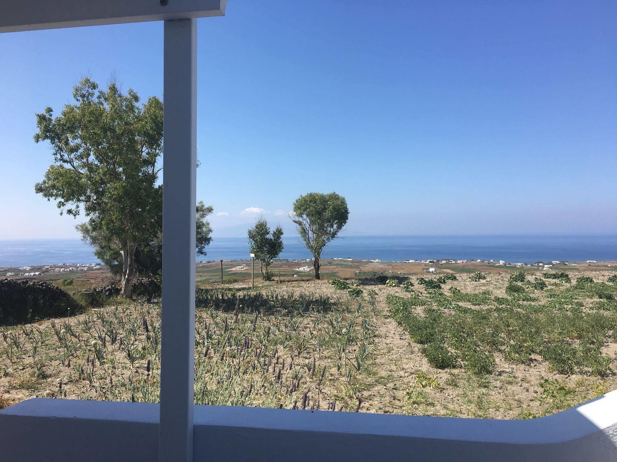 Unique Galini Oia - Adults Only Aparthotel Bagian luar foto