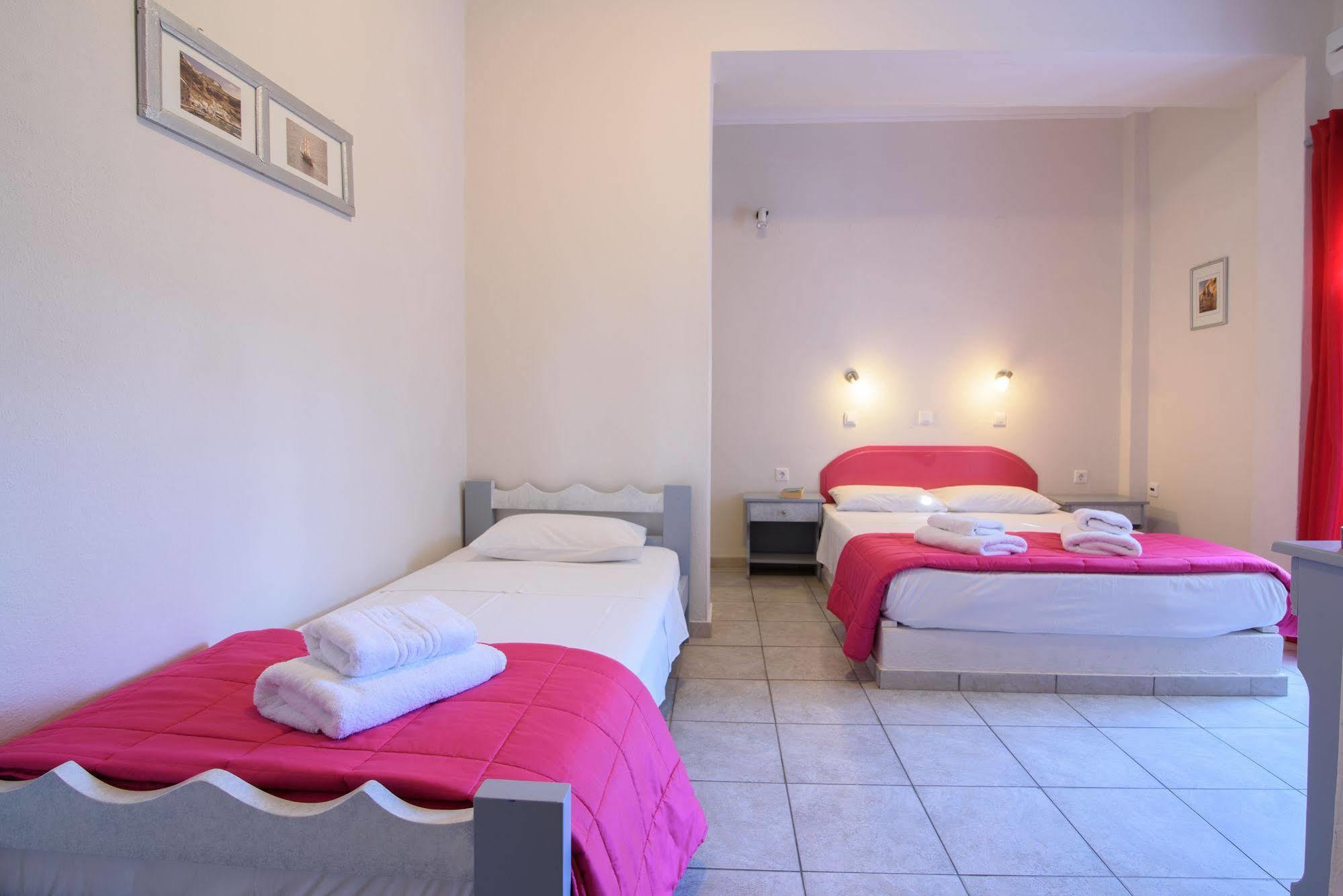 Unique Galini Oia - Adults Only Aparthotel Bagian luar foto