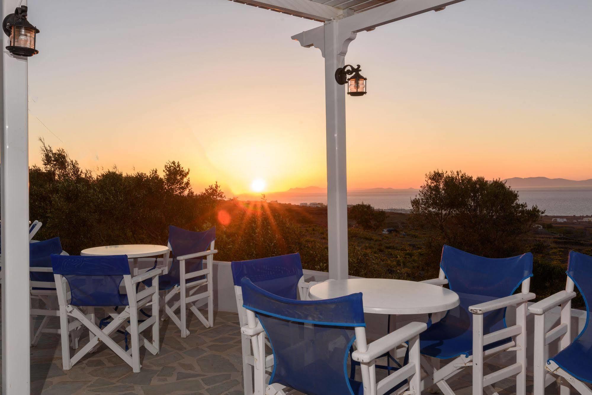 Unique Galini Oia - Adults Only Aparthotel Bagian luar foto