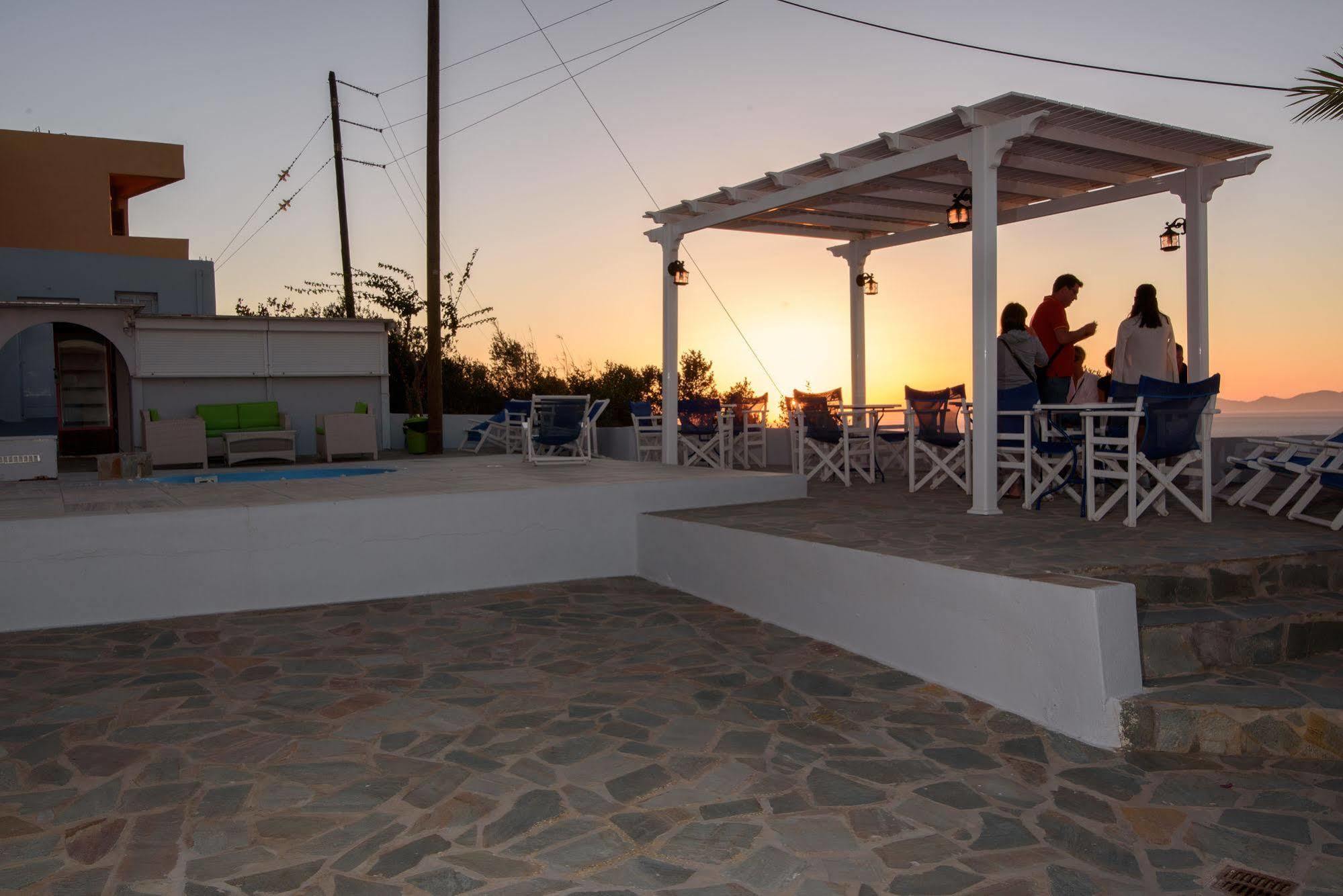 Unique Galini Oia - Adults Only Aparthotel Bagian luar foto