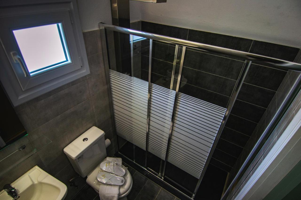 Unique Galini Oia - Adults Only Aparthotel Bagian luar foto